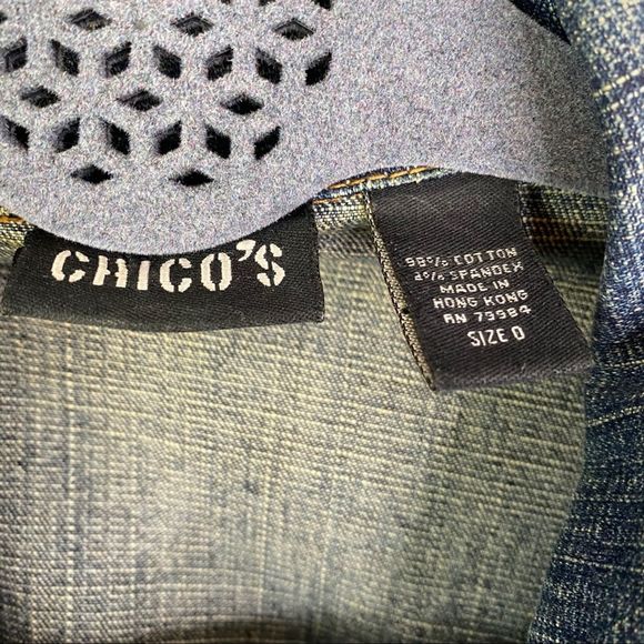 CHICO’s Distressed Jean Jacket Size 0 - Picture 5 of 6